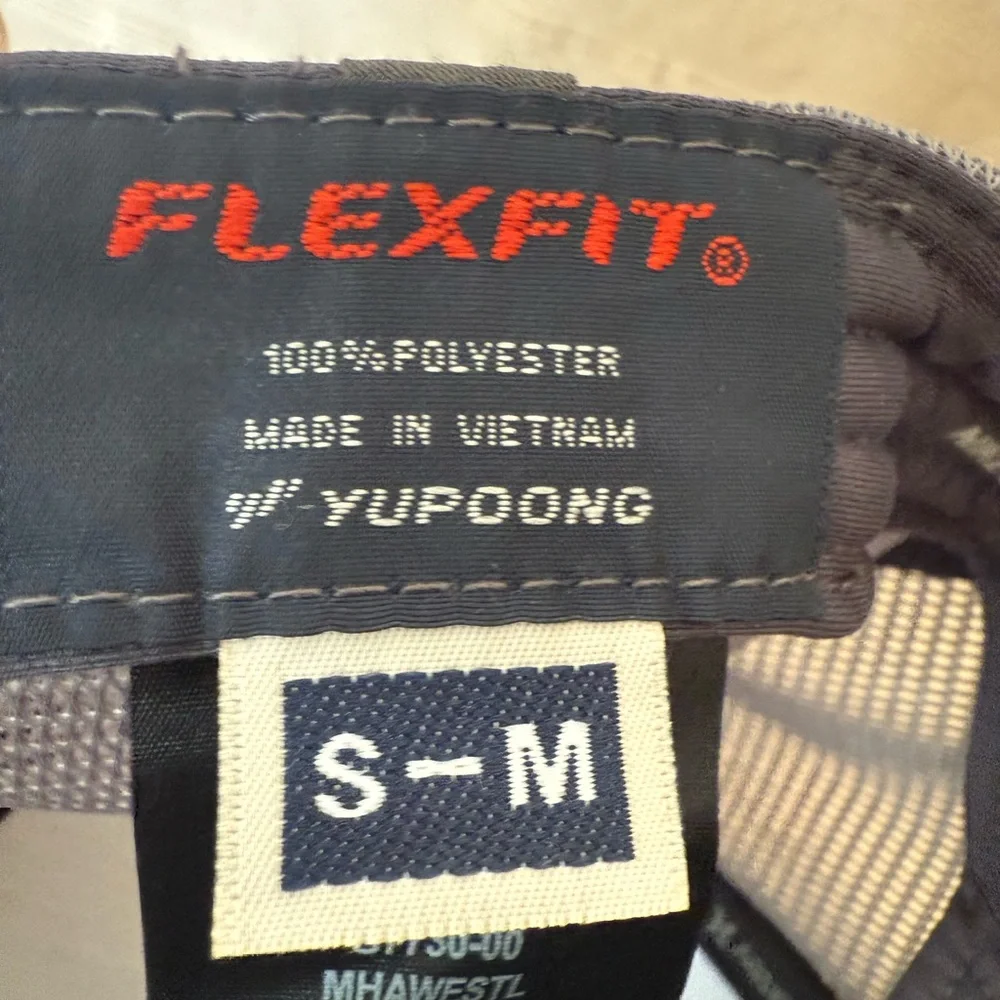 Hurley Gray and Black Men's Hat - Picture 4 of 4